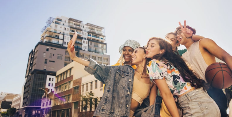 TikTok vs. BeReal, isemo News